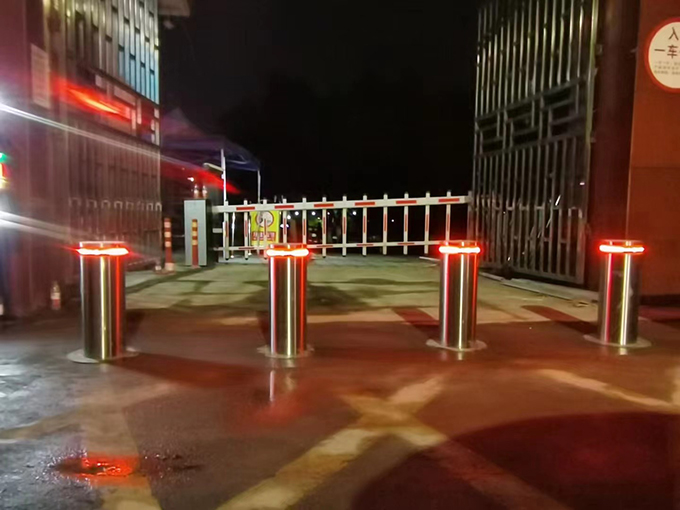 液壓升降柱夜間效果